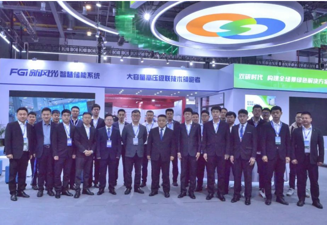 火爆亮相！同乐城体育（tlcsports）龙年首展点亮“钱塘江畔”